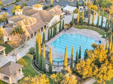 9795 W Taron Dr, Elk Grove, CA 95757 Photo