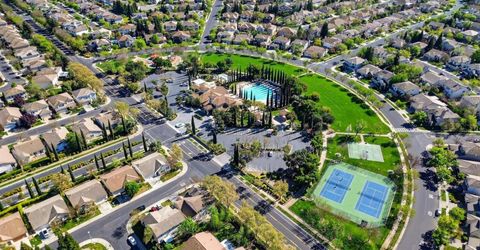 9795 W Taron Dr, Elk Grove, CA 95757 Photo