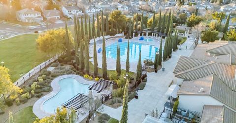 9795 W Taron Dr, Elk Grove, CA 95757 Photo