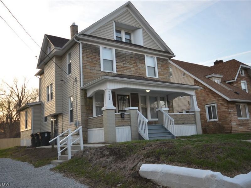 1064 Lane Street, Akron, OH 44307 Photo 2