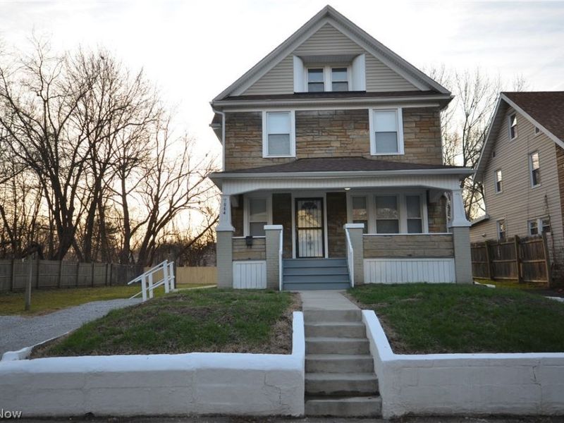 1064 Lane Street, Akron, OH 44307 Photo 3