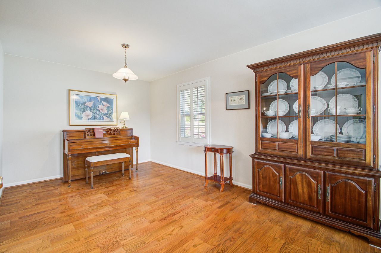 677 Pawley Road Photo 13