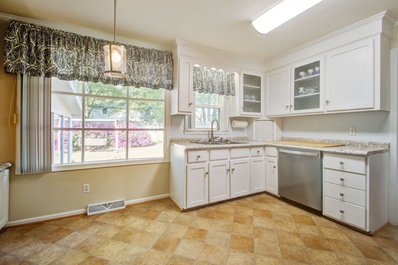 677 Pawley Road Photo 18