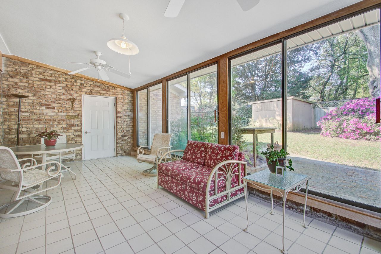 677 Pawley Road Photo 23