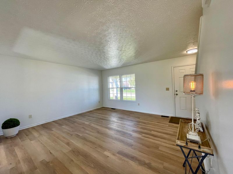 617 Keltonhurst Drive, Pataskala, OH 43062 Photo 12