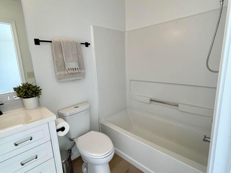 617 Keltonhurst Drive, Pataskala, OH 43062 Photo 24