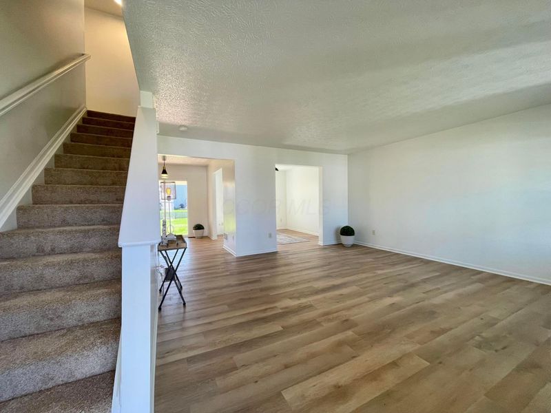 617 Keltonhurst Drive, Pataskala, OH 43062 Photo 8