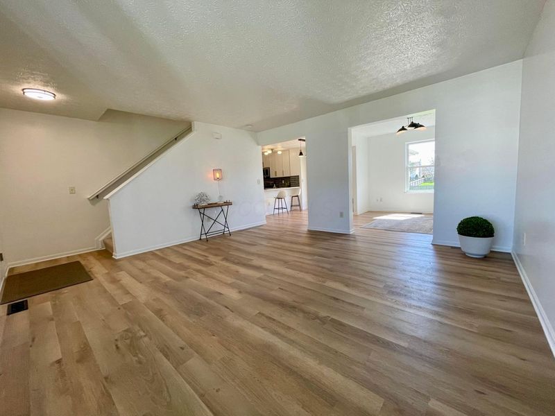 617 Keltonhurst Drive, Pataskala, OH 43062 Photo 9