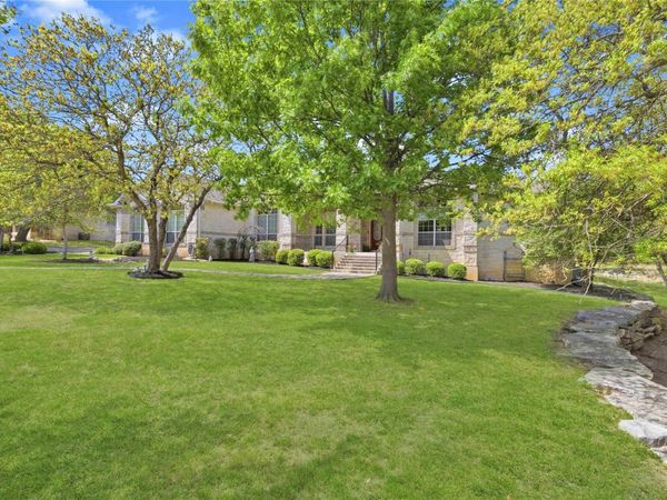 205 W Majestic Oak LN, Georgetown, TX 78633