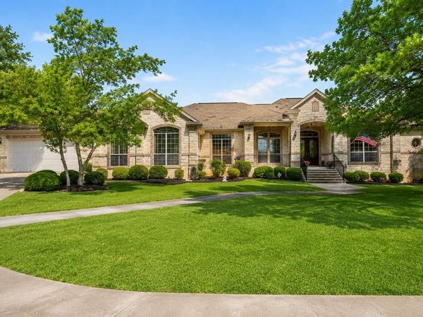 205 W Majestic Oak LN, Georgetown, TX 78633