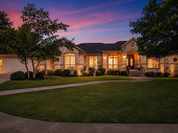 205 W Majestic Oak LN, Georgetown, TX 78633