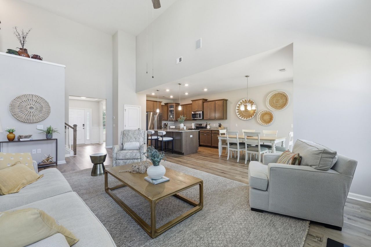 123 Lakelyn Road Photo 6