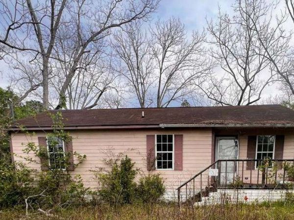 325 Golden Road E, Tifton, GA 31794