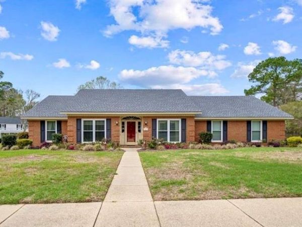 1672 Pine Station Road E, Mobile, AL 36695