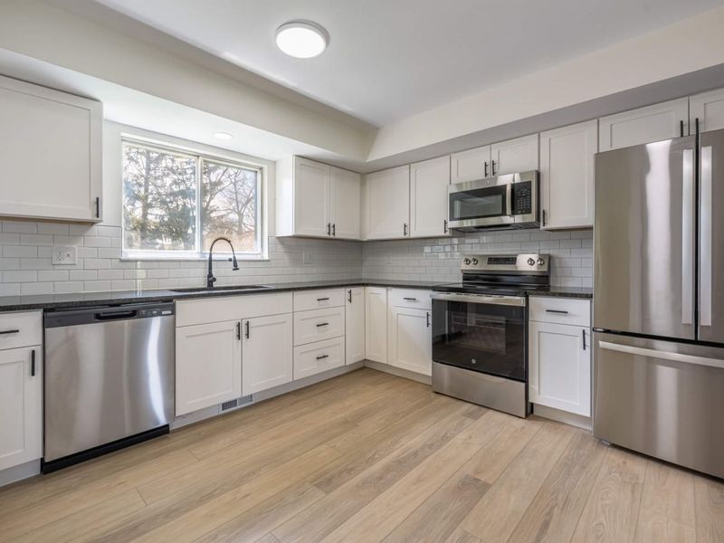 435 Blackstone Drive, Dayton, OH 45459 Photo 11