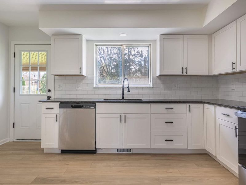 435 Blackstone Drive, Dayton, OH 45459 Photo 13