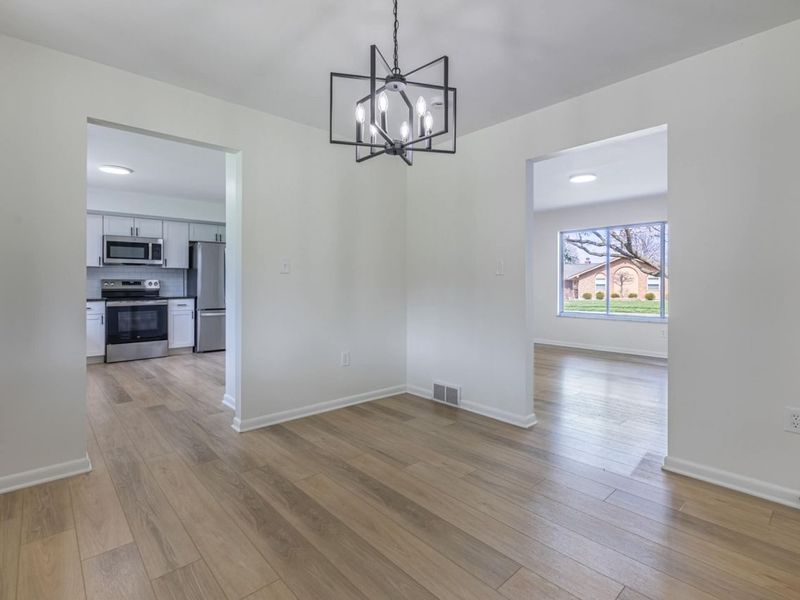 435 Blackstone Drive, Dayton, OH 45459 Photo 8