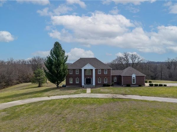 471 201st Road, Warrensburg, MO 64093