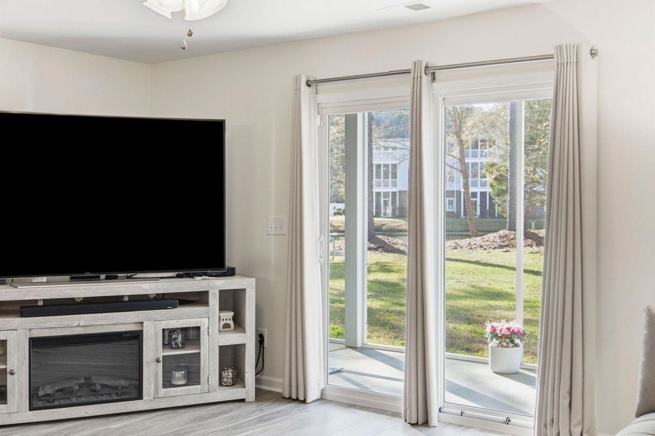 4849 Meadowsweet Dr. Photo 10