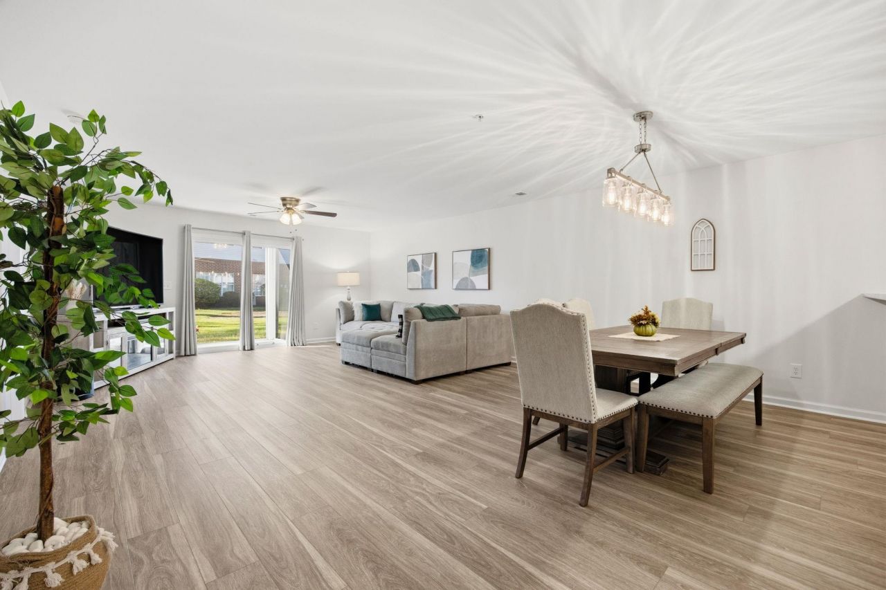 4849 Meadowsweet Dr. Photo 11