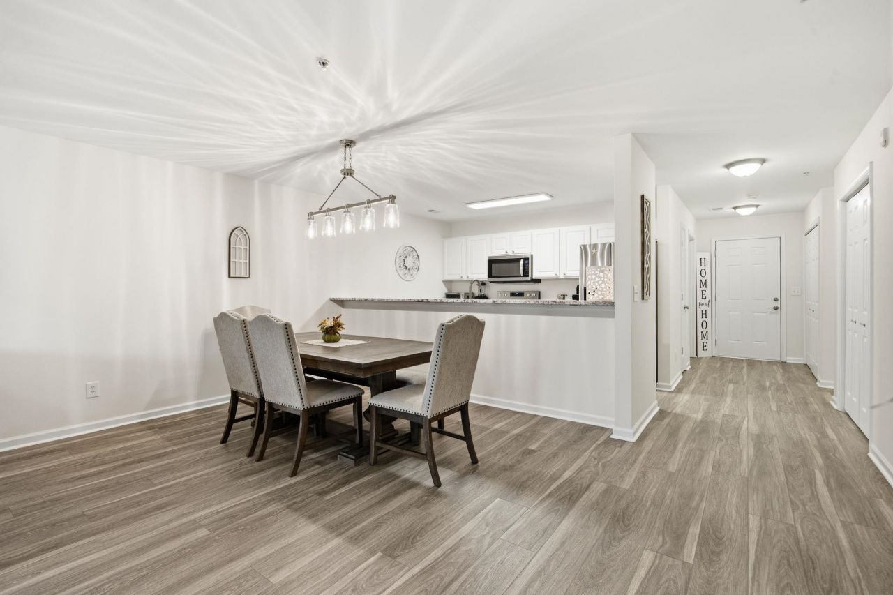 4849 Meadowsweet Dr. Photo 12