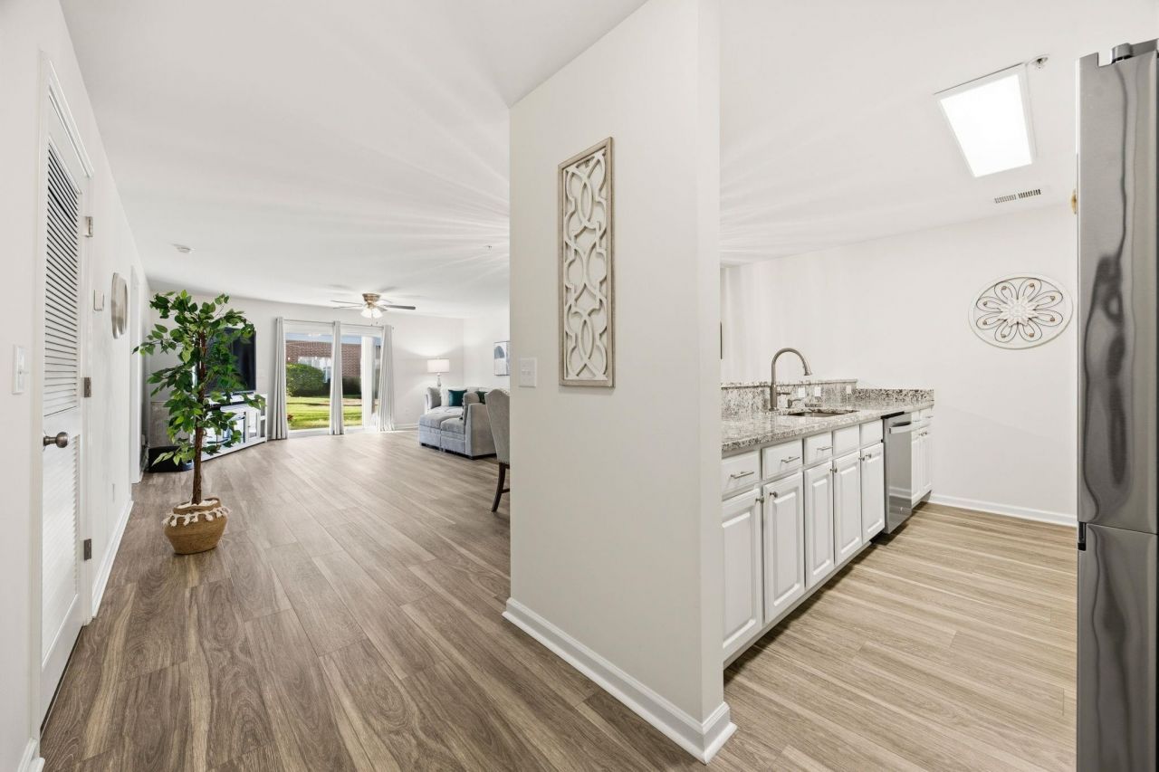 4849 Meadowsweet Dr. Photo 13