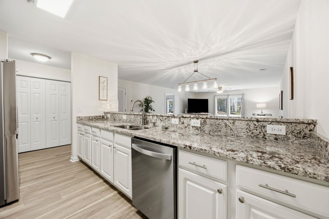 4849 Meadowsweet Dr. Photo 15