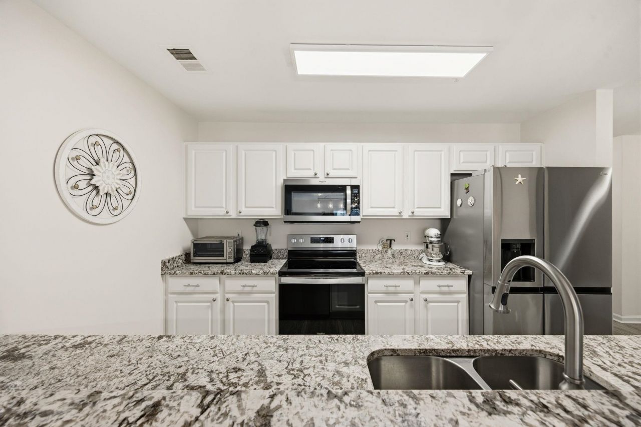 4849 Meadowsweet Dr. Photo 18