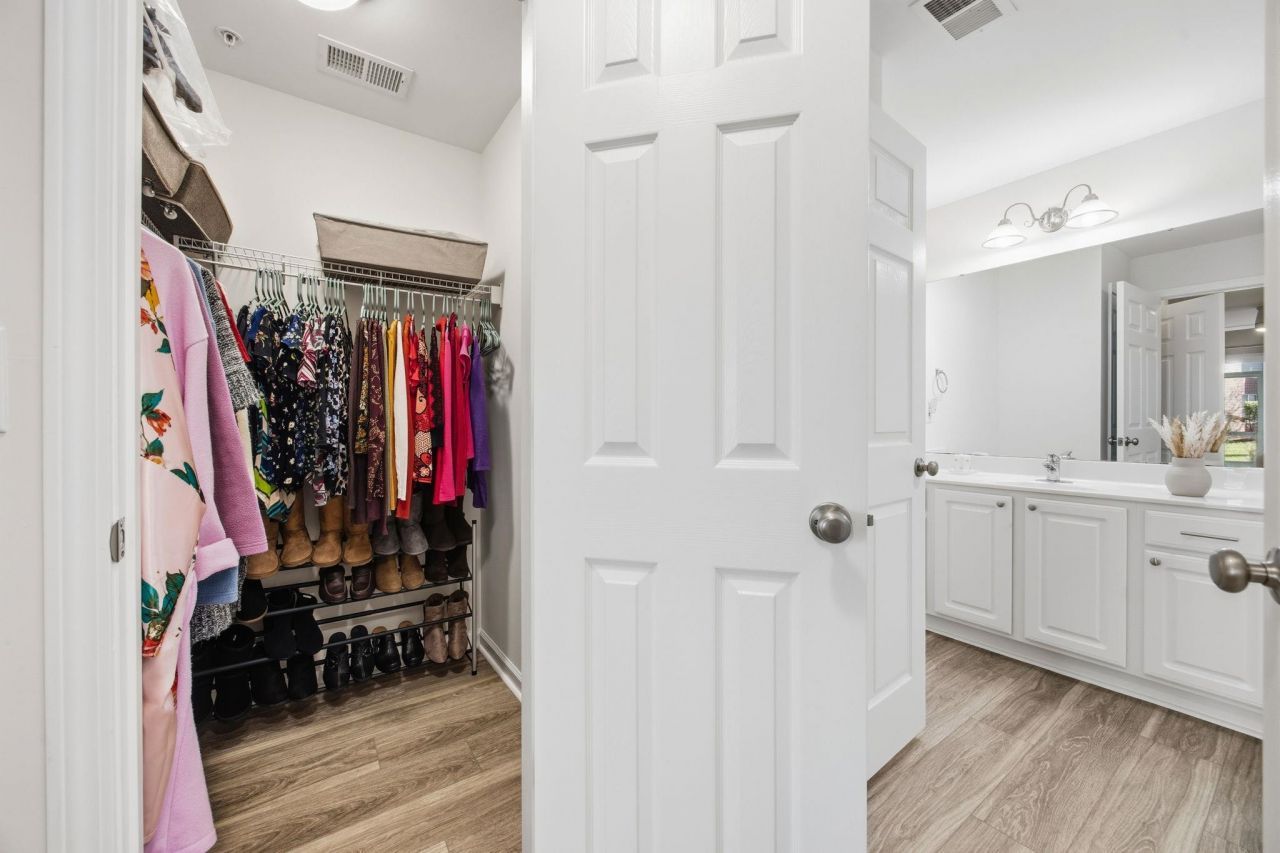 4849 Meadowsweet Dr. Photo 26