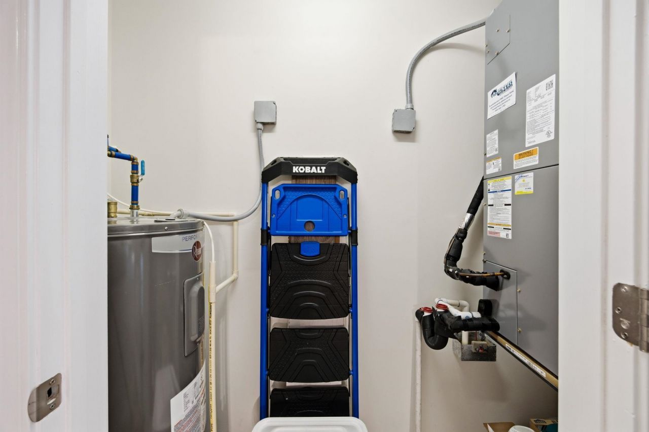 4849 Meadowsweet Dr. Photo 34