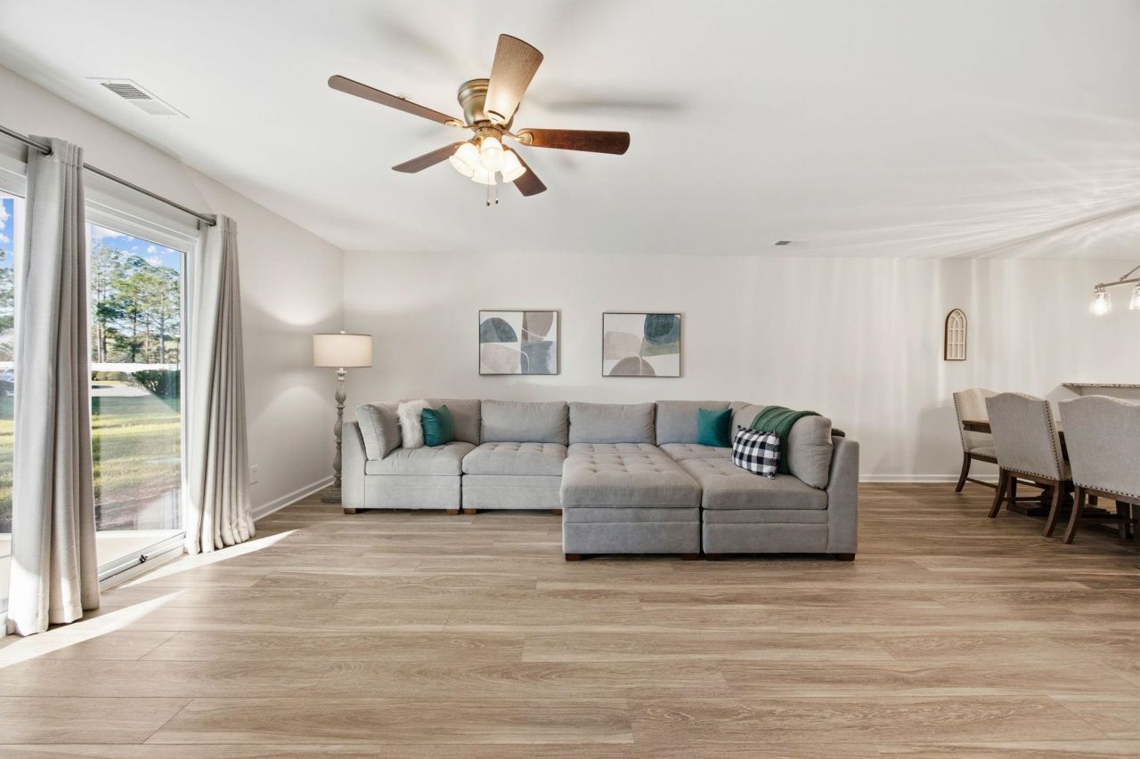 4849 Meadowsweet Dr. Photo 7