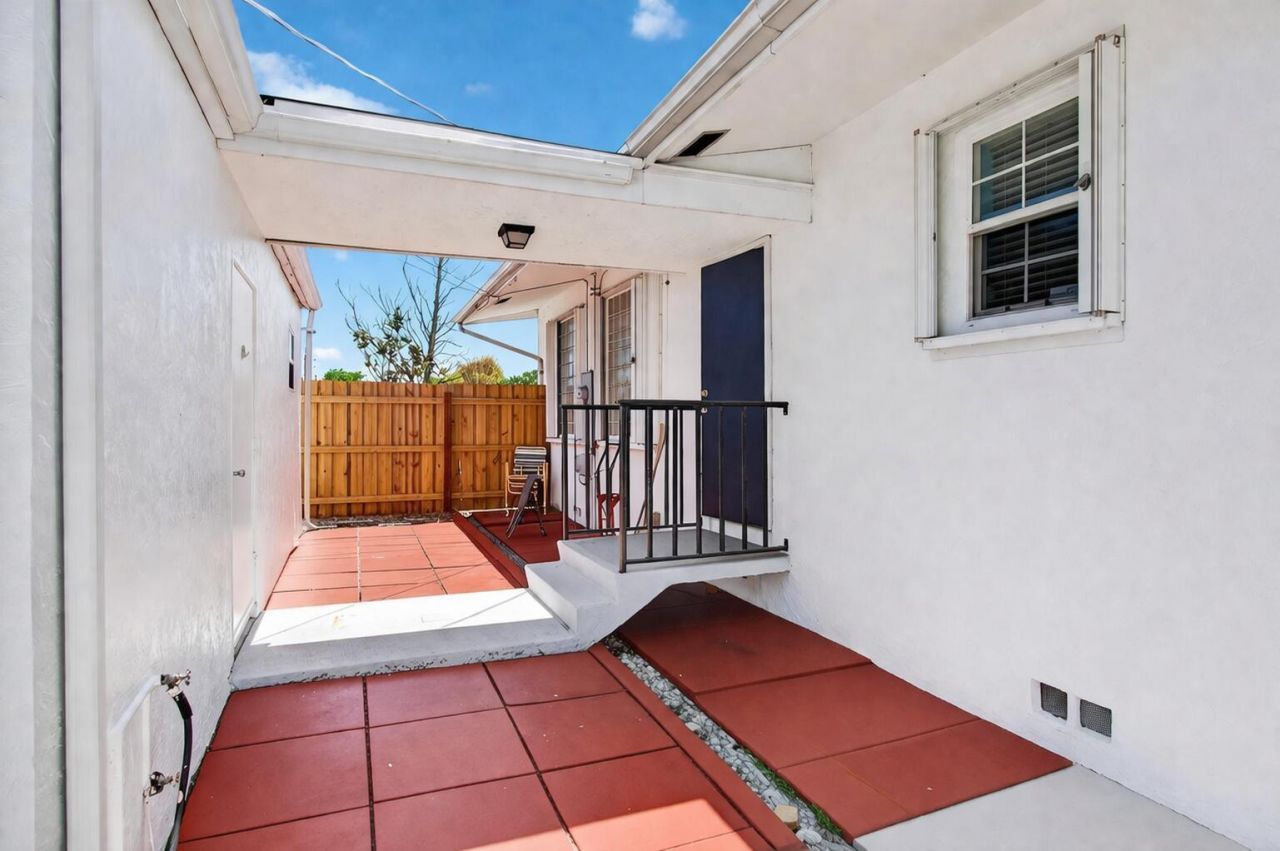 1004 N A Street, Lake Worth Beach, FL 33460 Photo