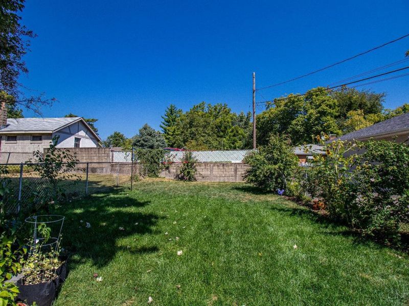 710 E Ross Avenue, Saint Bernard, OH 45217 Photo 29