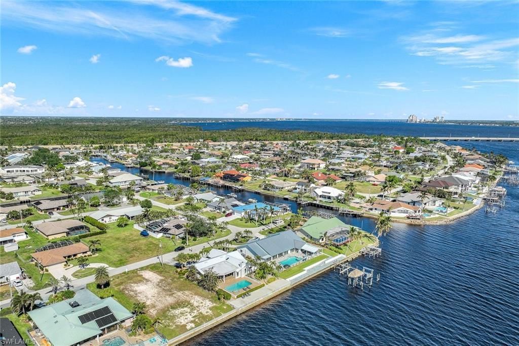 2330 SE 28th St, Cape Coral, FL 33904 Photo