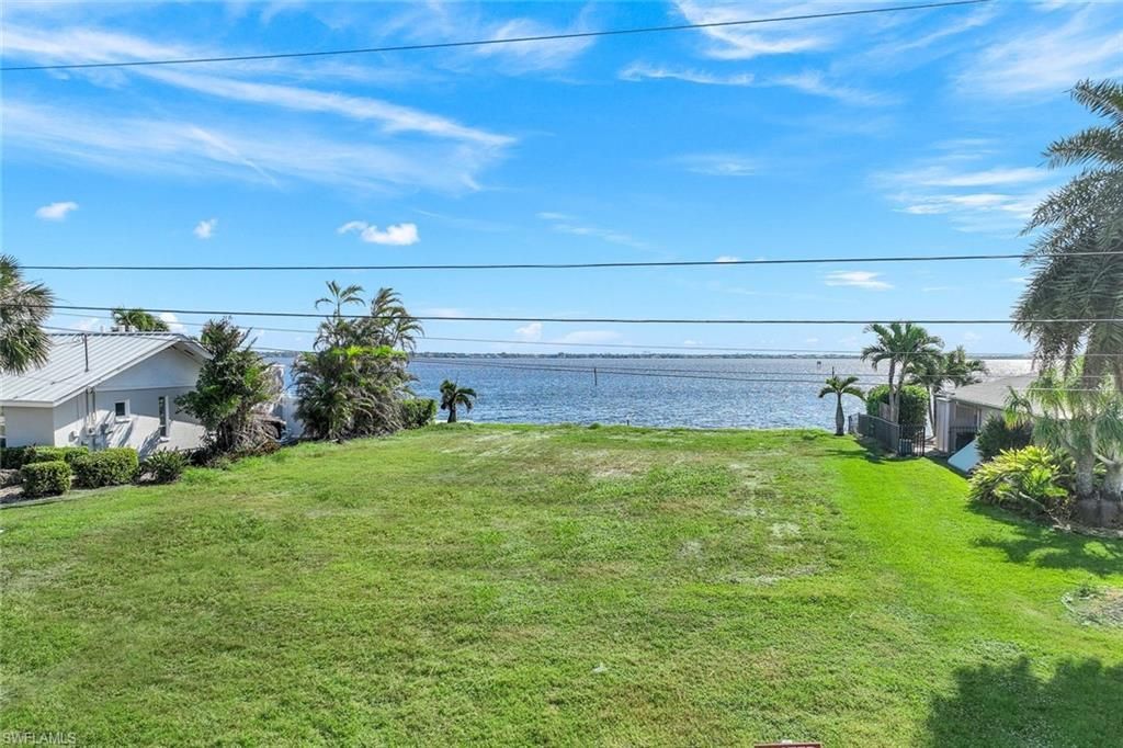 2330 SE 28th St, Cape Coral, FL 33904 Photo