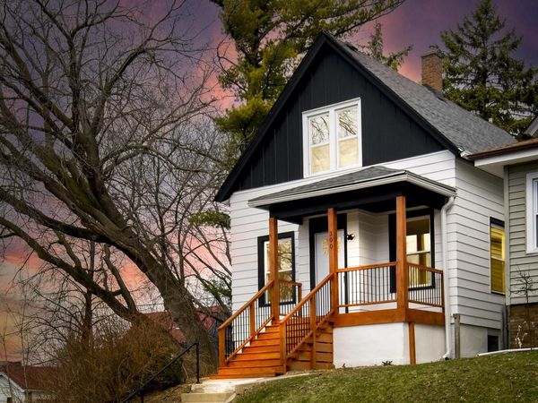 300 E Rosedale AVENUE, Milwaukee, WI 53207