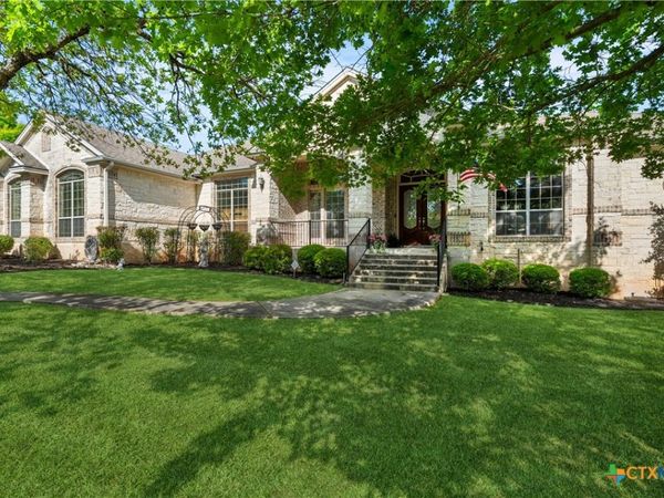 205 W Majestic Oak Lane, Georgetown, TX 78633