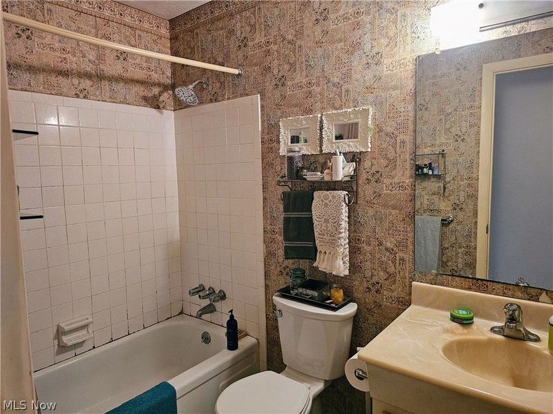 214 Cherry Lane, Avon Lake, OH 44012 Photo 16