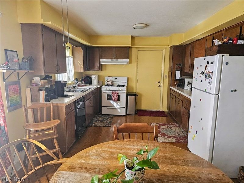 214 Cherry Lane, Avon Lake, OH 44012 Photo 6