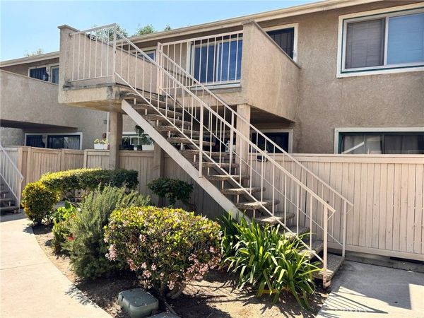630 Bridgeport, Unit 8, Fullerton, CA 92833