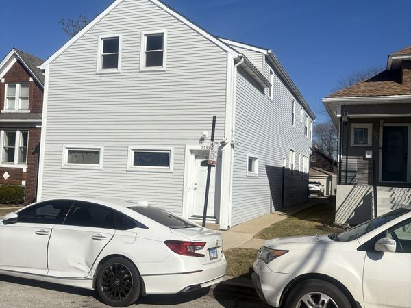 2733 N Marmora Avenue , Unit 2w, Chicago, IL 60639