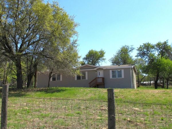 129 Spring Valley, Adkins, TX 78101