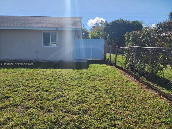 16101 SW 97th Ave , Unit Side/Studi, Miami, FL 33157