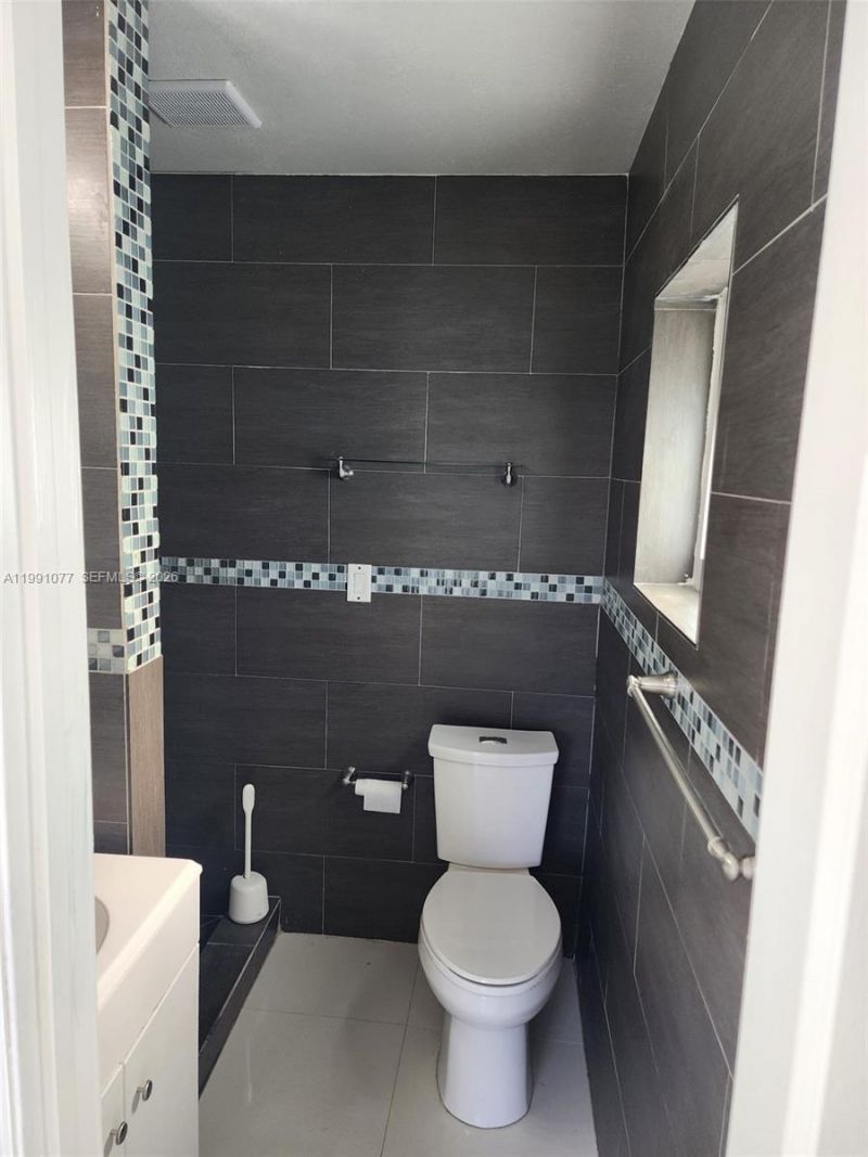 16101 SW 97th Ave , Unit Side/Studi, Miami, FL 33157 Photo