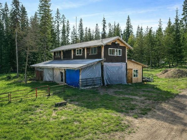 800 Hillcrest Ln, Newport, WA 99156