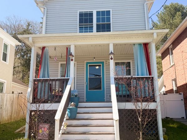 225 Roxbury ST , Clifton Forge, VA 24422