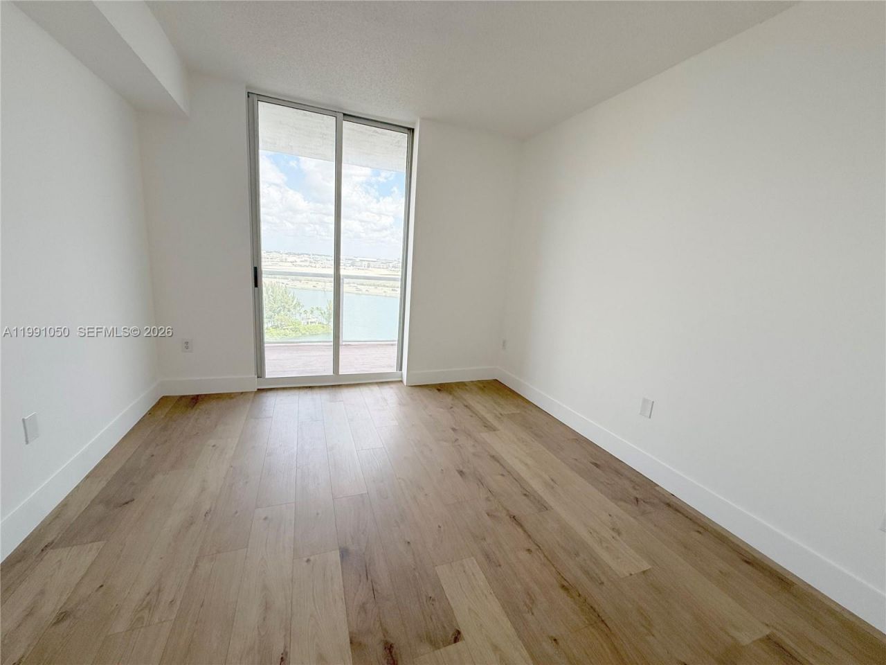 5077 NW 7th St, Unit PH1, Miami, FL 33126 Photo