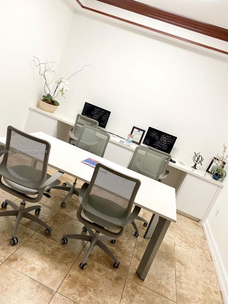 5077 NW 7th St, Unit PH1, Miami, FL 33126 Photo