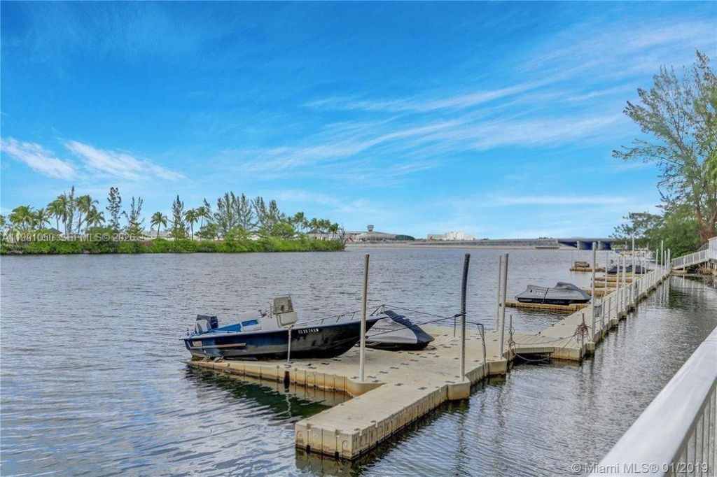 5077 NW 7th St, Unit PH1, Miami, FL 33126 Photo