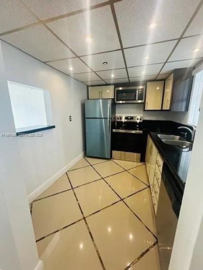 9351 Fontainebleau Blvd, Unit B409, Miami, FL 33172 Photo